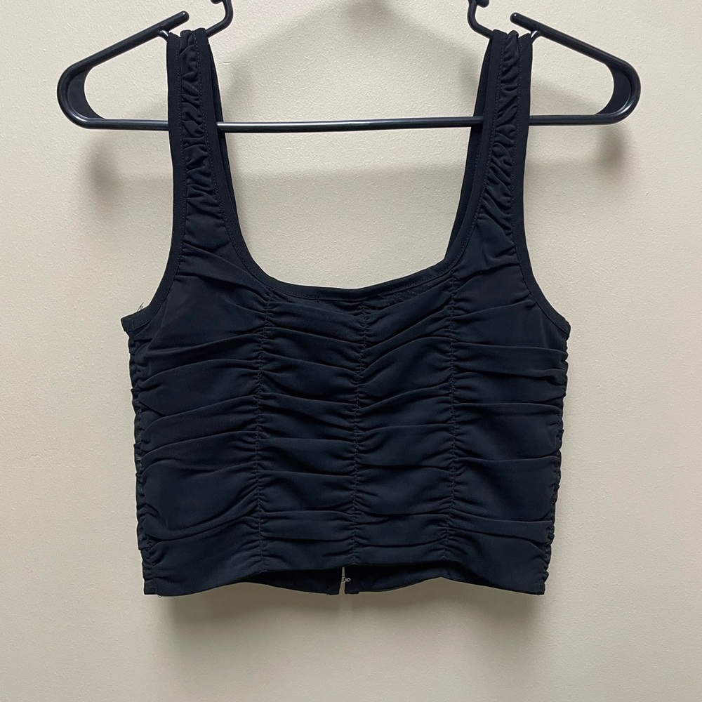 Black Ruched Crop Tank - Picture 2 of 4